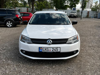 Volkswagen Jetta foto 2