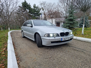 BMW 5 Series foto 2