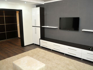 Str.Albisoara , apartament modern de 2 camere cu living open 350 euro foto 8