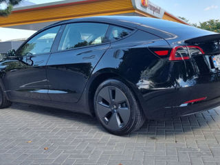 Tesla Model 3 foto 2