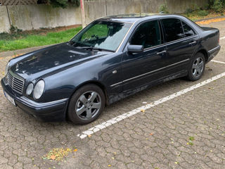 Mercedes E-Class foto 7