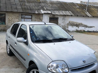 Renault Clio foto 4