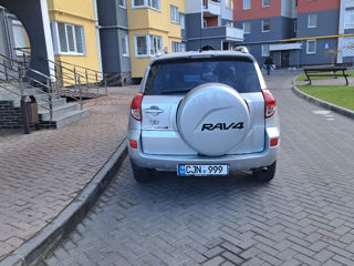 Toyota Rav 4 foto 4