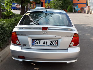 Hyundai Accent foto 2