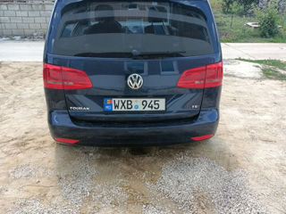 Volkswagen Touran foto 2