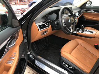 BMW 7 Series foto 7