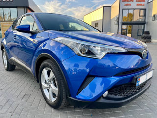 Toyota C-HR foto 2