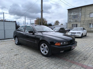 BMW 5 Series foto 3