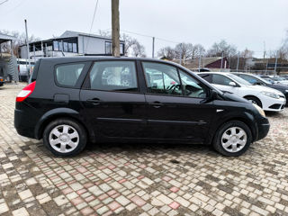 Renault Grand Scenic foto 8