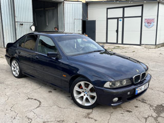 BMW 5 Series foto 1