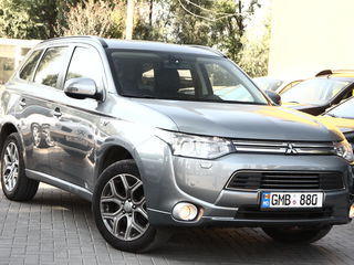 Mitsubishi Outlander foto 1