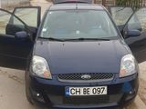 Ford Fiesta foto 1