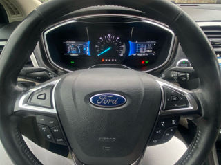 Ford Fusion foto 10