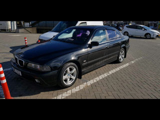 BMW 5 Series foto 3