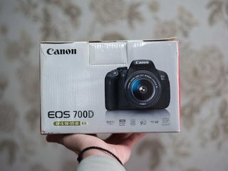 Canon 700D (la cutie) foto 3