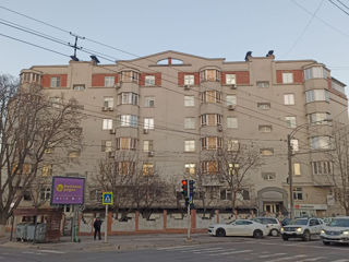 Apartament cu 3 camere, 160 m², Centru, Chișinău