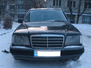 Mercedes Series (W124) foto 1