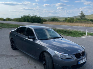 BMW 5 Series foto 1