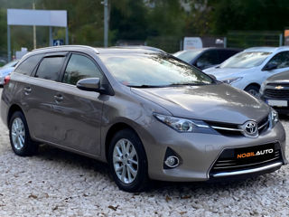 Toyota Auris foto 2