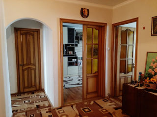 Apartament cu 3 camere, 70 m², Centru, Drochia foto 1