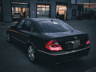 Dezmembrez Mercedes e-clasa w211 foto 2