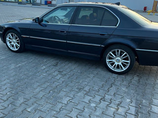 BMW 7 Series foto 7