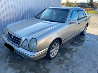 Mercedes E-Class foto 5