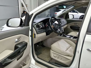 KIA Carnival foto 6