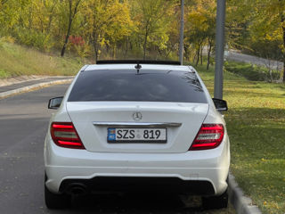 Mercedes C-Class foto 5