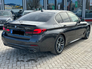 BMW 5 Series foto 4