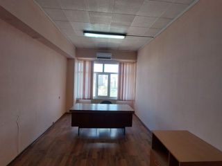 Oficiu de 23,60 m2 pentru 1-3 persoane pe str. Tighina 65 foto 4