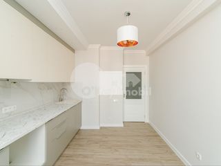 Apartament  3 camere, 88,6 mp, Telecentru  93030 € foto 3