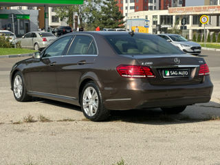 Mercedes E-Class foto 2