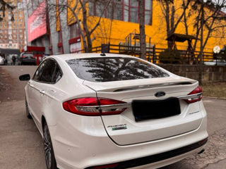 Ford Fusion foto 2