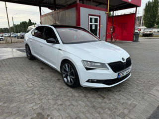 Skoda Superb foto 1