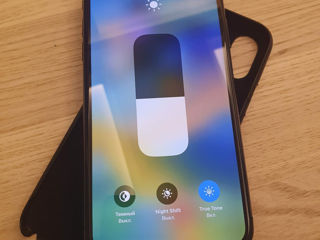 Vind iphone x 3400 lei bateria 100%