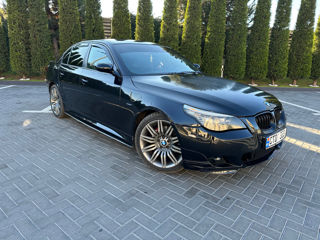 BMW 5 Series foto 2