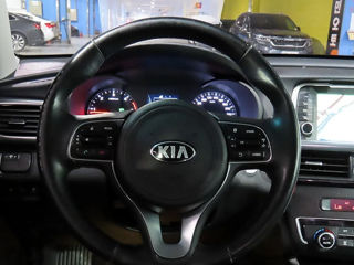 KIA K5 foto 10