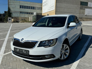 Skoda Superb foto 3