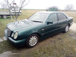 Mercedes E-Class foto 6