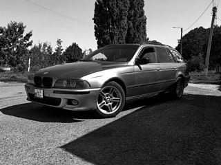 BMW 5 Series foto 3