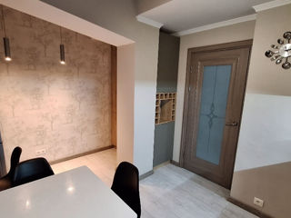 Apartament cu 2 camere, 70 m², Centru, Chișinău foto 3