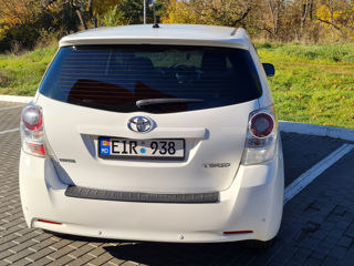 Toyota Verso foto 2