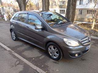 Mercedes B-Class foto 4