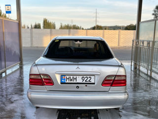 Mercedes E-Class foto 3