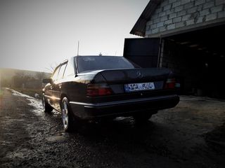 Mercedes Series (W124) foto 4