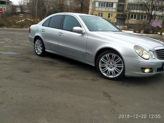 Mercedes E Class foto 2