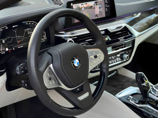 BMW 5 Series foto 10