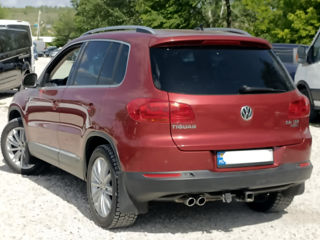 Volkswagen Tiguan foto 2