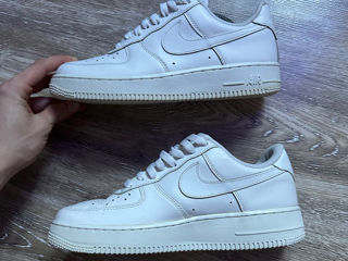 Nike Air Force 1 Triple White foto 6